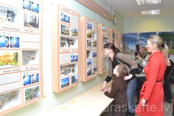 Daugavpils Valsts ģimnāzijas dabas ekspozīcija